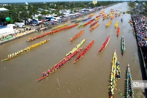 Rực rỡ sắc màu tại giải đấu Đua ghe Ngo đạt kỷ lục có 'vận động viên đông nhất'