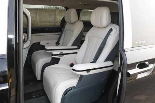 MPV hybrid hạng sang, siêu tiết kiệm xăng, giá hơn 760 triệu đồng