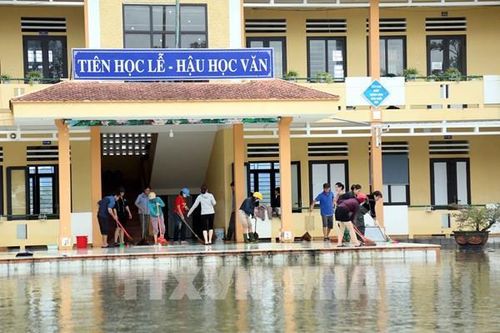 Quảng Trị khắc phục hậu quả mưa lũ với phương châm 'nước rút đến đâu khắc phục đến đó'