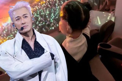 Con gái Lâm Phong dẫn thầy cô và bạn bè đến concert bố, cầm lightstick cổ vũ khiến ai cũng tan chảy