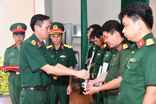 An Giang: 50 sĩ quan, quân nhân chuyên nghiệp hoàn thành bồi dưỡng tiếng Khmer