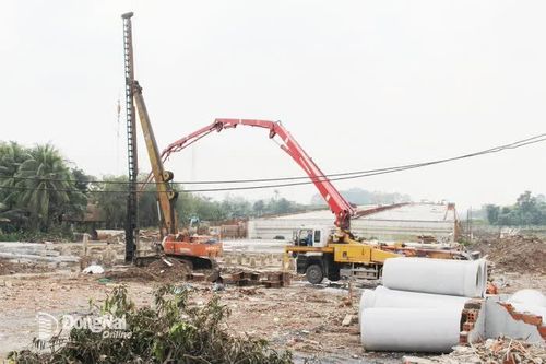 Phấn đấu thông xe kỹ thuật vào tháng 12-2025 đối với trục đường đầu tư hơn 1,5 ngàn tỷ đồng tại phường Trấn Biên