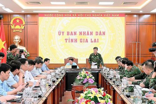 Trung tướng Lê Ngọc Hải - Tư lệnh Quân khu 5: Quân đội sẽ nỗ lực hết sức, làm hết mình, sát cánh cùng chính quyền và nhân dân ứng phó bão số 13