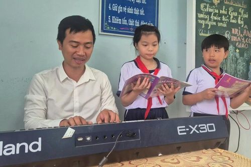 Chuyện thầy giáo Nghĩa ở Cồn Chim