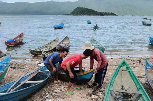 Xã Nam Ninh Hòa: Rà soát các khu vực xung yếu, di dời lồng bè nuôi trồng thủy sản phòng, chống bão số 13