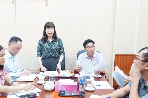 Đồng chí Hà Thị Hạnh làm việc với Ban Thường vụ Đảng ủy xã Trường Xuân