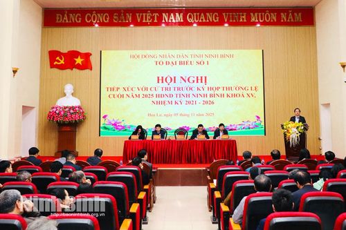 Đồng chí Phạm Quang Ngọc, Phó Bí thư Tỉnh ủy, Chủ tịch UBND tỉnh tiếp xúc cử tri của các phường: Hoa Lư, Đông Hoa Lư, Nam Hoa Lư và Tây Hoa Lư