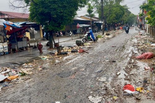 Nhiều người dân thiếu ý thức trong dọn dẹp rác thải