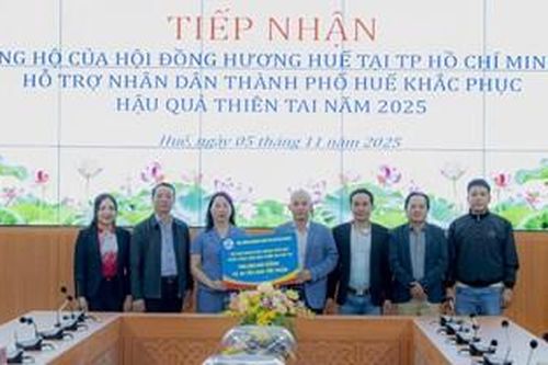 Tiếp nhận 900 triệu đồng cùng 25 tấn nhu yếu phẩm từ Hội đồng hương Huế tại TP. Hồ Chí Minh