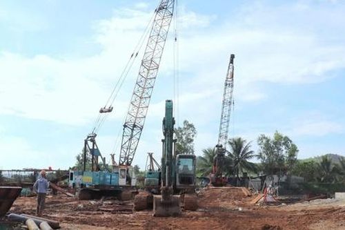 Tổng công ty Thăng Long tăng tốc làm đường, xây cầu trên tuyến ven biển tỉnh Khánh Hòa