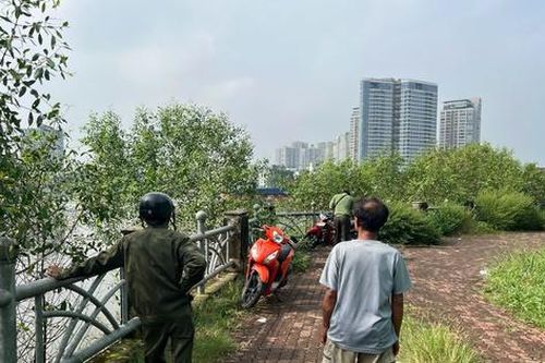 TP.HCM: Phát hiện thi thể tài xế taxi công nghệ nhảy cầu Sài Gòn cách hiện trường 5km