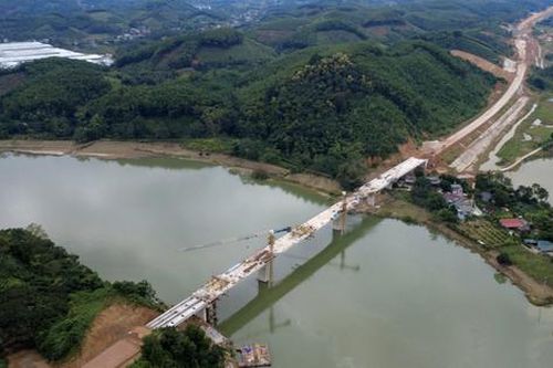 Hơn 600 ngày để cầu Hàm Yên trên cao tốc Tuyên Quang - Hà Giang sẵn sàng hợp long