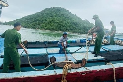 Công an Gia Lai tăng cường hơn 400 CBCS tham gia giúp dân chống bão