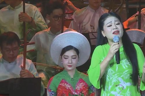 Đêm nghệ thuật 'Đất mẹ yêu thương'