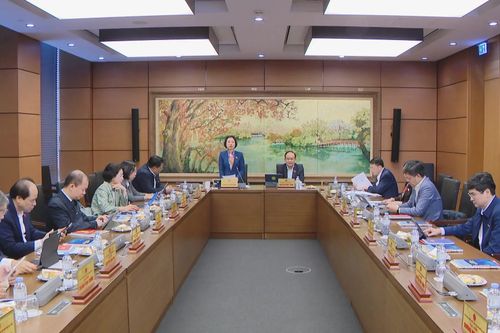 Quốc hội thảo luận ở tổ về các dự án luật