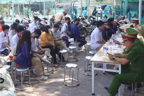 Tổng kiểm tra bãi xe trong và ngoài trường học