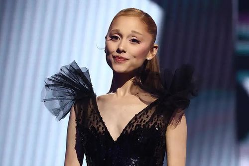 Arianna Grande trở lại 'American Horror Story' mùa 13