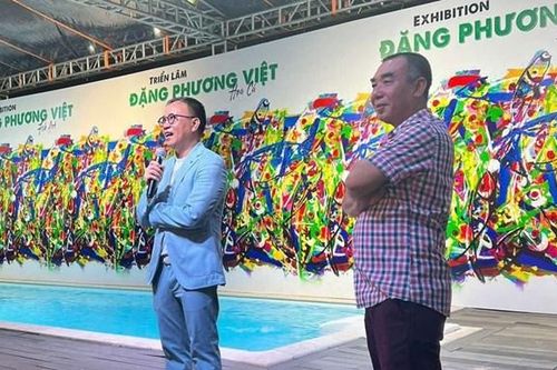 Câu chuyện làm văn hóa của 'Vua tiêu' Phan Minh Thông: Từ cú 'like' Facebook đến triển lãm 2/3 tranh bán hết sau 48 giờ