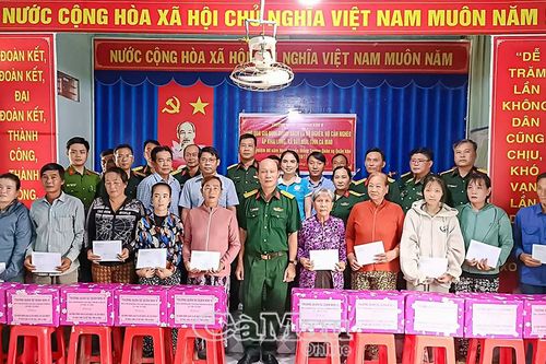 Tấm lòng người lính Quân khu 9 gửi đến bà con vùng Đất Mũi