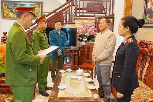 Bắt Nguyễn Văn Thấm