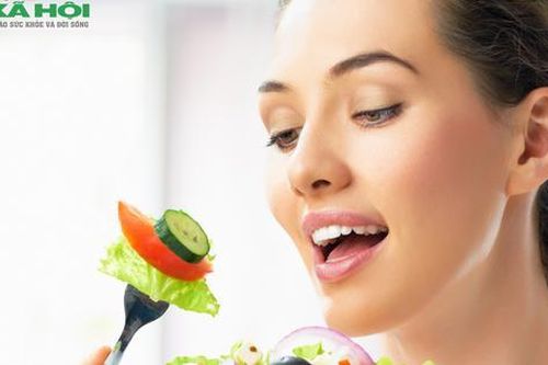 Mùa đông ăn gì để da mặt sáng mịn? Bí kíp giữ da căng bóng mà không cần đến spa