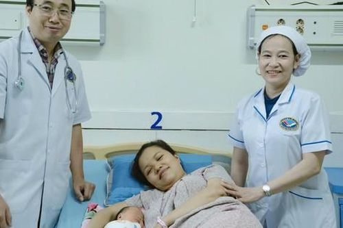 Ca sinh đặc biệt của người mẹ nhóm máu hiếm nhất Việt Nam