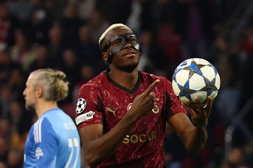 Sát thủ khiến Champions League rung chuyển