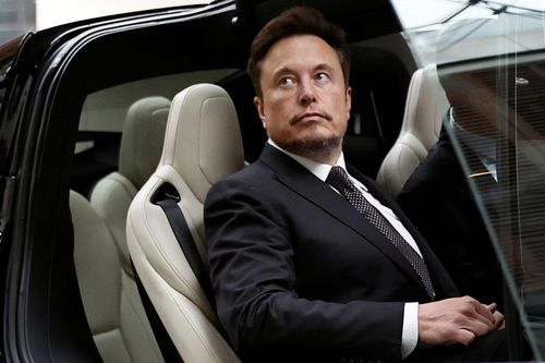 Canh bạc giữ chân Elon Musk của Tesla