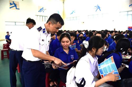 Vùng Cảnh sát biển 2 phát động cuộc thi tìm hiểu pháp luật về biển, đảo