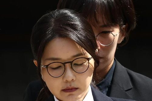 Cựu Đệ nhất phu nhân Hàn Quốc Kim Keon Hee thừa nhận nhận quà tặng là 2 túi xách Chanel