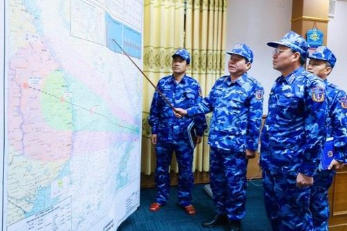 Cảnh sát biển sẵn sàng ứng phó với diễn biến phức tạp của cơn bão số 13