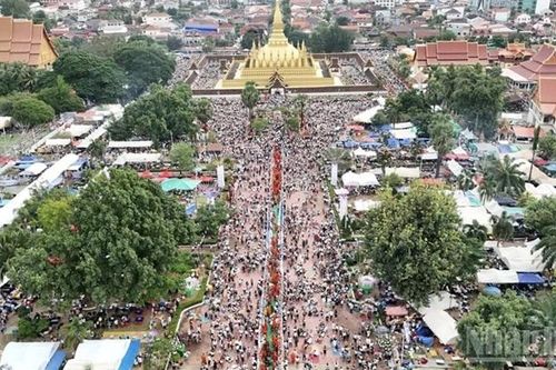 Lễ hội That Luang và Hội chợ triển lãm hàng hóa năm 2025 tại Lào