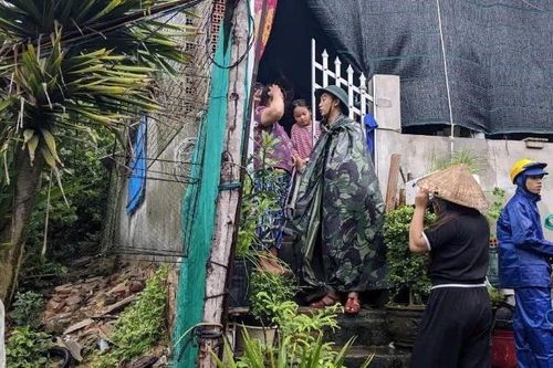 Bộ đội Biên phòng Đắk Lắk chủ động đón nhân dân vào đơn vị trú bão
