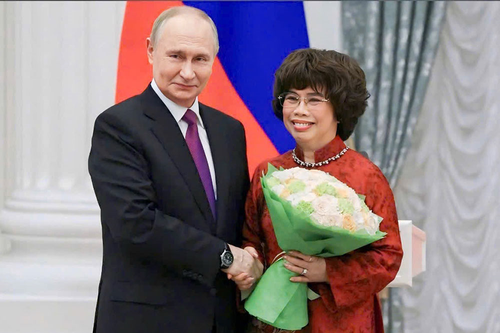 Anh hùng Lao động Thái Hương được Tổng thống Nga Vladimir Putin trao tặng Huân chương Hữu nghị
