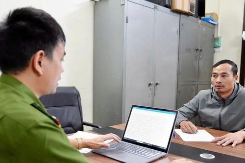Khởi tố nghi phạm dùng xe ô tô cán cha vợ cũ