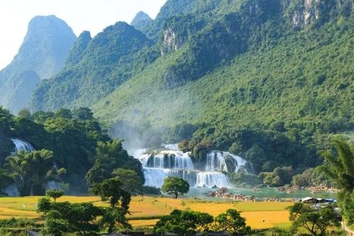Việt Nam đón gần 17,2 triệu lượt khách quốc tế trong 10 tháng