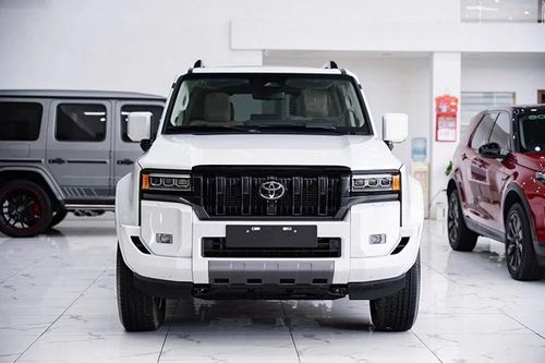 Toyota Land Cruiser Prado hết thời 'kèm lạc', giảm tới 80 triệu tại Việt Nam