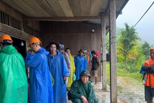 Phát hiện vết nứt 300m, Đà Nẵng gấp rút di dời 25 hộ dân