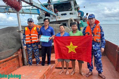 Hải đoàn Biên phòng 28 bắt giữ, xử lý 2 tàu vi phạm quy định về khai thác IUU