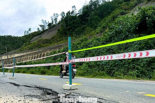 Đà Nẵng: Đường ĐT601 xuất hiện nhiều vết nứt lớn, nguy cơ sụt lún