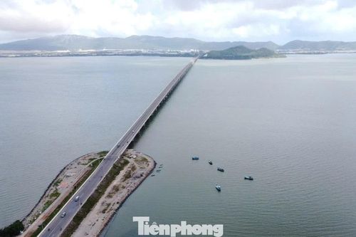 Gia Lai: Cấm phương tiện qua cầu vượt biển dài nhất, khẩn trương sơ tán dân