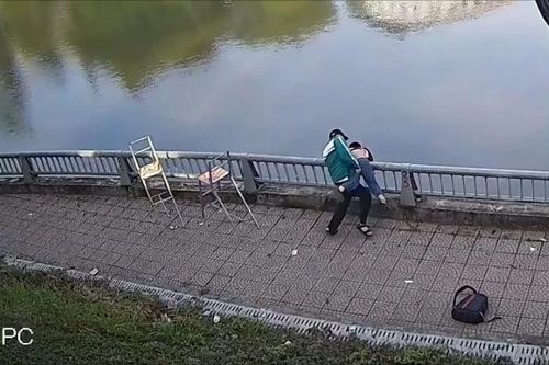 Thông tin mới vụ nam sinh dùng vật sắc nhọn đâm bạn rồi đẩy xuống hồ ở Lào Cai