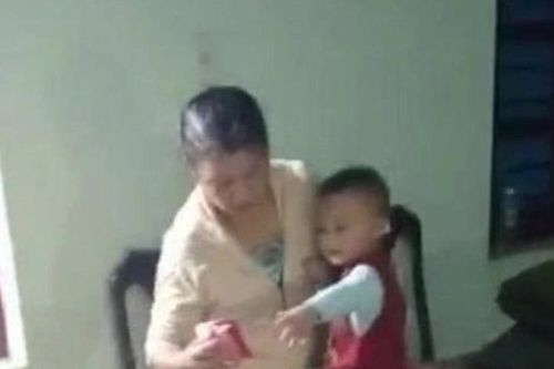 Sập nhà trong đêm bão, Công an Đắk Lắk cứu hộ 3 người