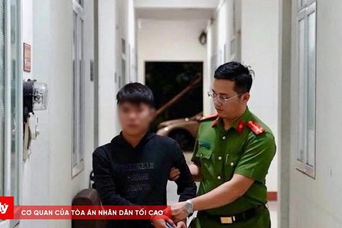 Thanh niên dùng dao nhọn uy hiếp nhân viên, cướp cửa hàng thế giới di động