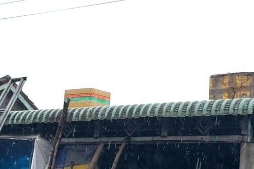 Cảnh tượng ở vùng biển Đắk Lắk trước khi bão số 13 cực mạnh đổ bộ