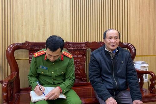 Cụ ông thoát bẫy lừa đảo qua mạng nhờ từng được Công an tuyên truyền