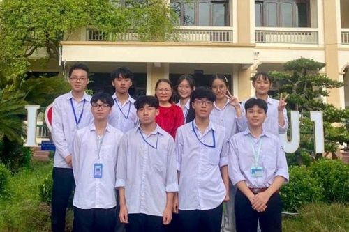 Đường đến 'quán quân' Kỳ thi học sinh giỏi tỉnh của cô và trò Trường Quỳnh Lưu 1