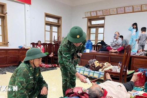 Bão số 13: Bộ đội Biên phòng chủ động đón dân vào trú bão