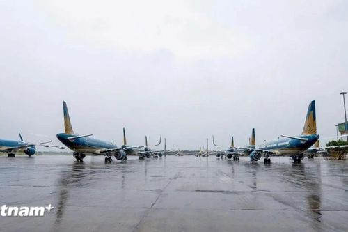 Đóng cửa 5 sân bay do bão số 13 đổ bộ