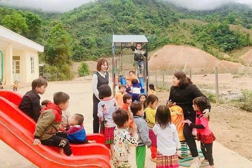 Gieo chữ ở 'ngã ba' biên giới